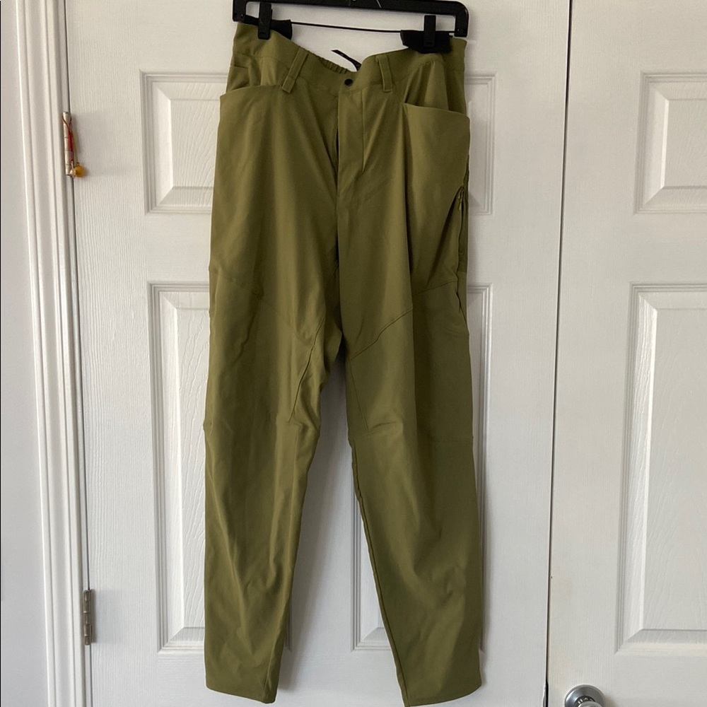Lululemon Men's Olive Green Pants